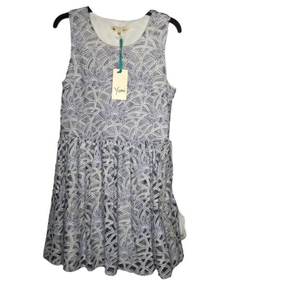 Yumi Fit & Flare Dress Pleated Sleeveless Crew Neck Belted Gray Size 6-8 NEW - Picture 1 of 6